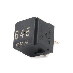 Реле расположение питания №1/645 VAG на VOLKSWAGEN ID.6 CROZZ (4H0951253A) 4H0951253A фото