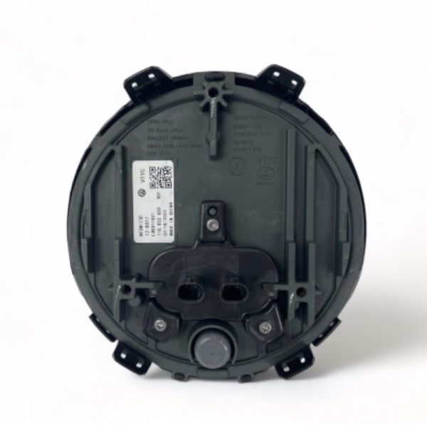 Емблема VW передня з підсвічуванням VAG на VOLKSWAGEN ID.4 CROZZ (11G 853 600 AWA) 11G 853 600 AWA фото